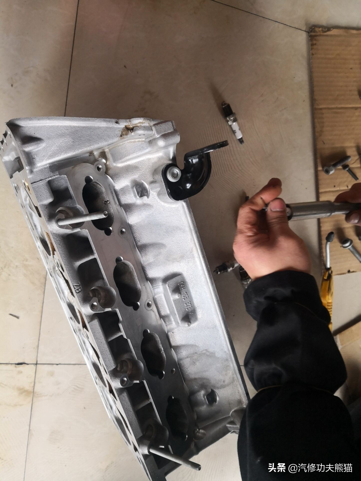 斯柯达昊锐发动机烧机油大修,18款的斯柯达为什么烧机油