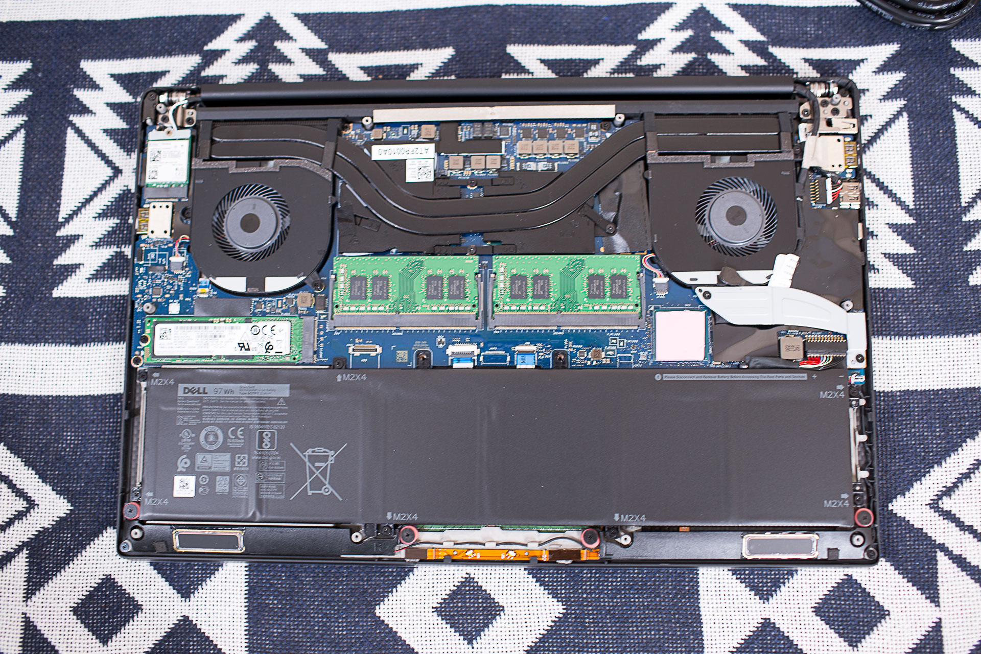 戴尔xps157590屏幕刷新率,dellxps159570测评