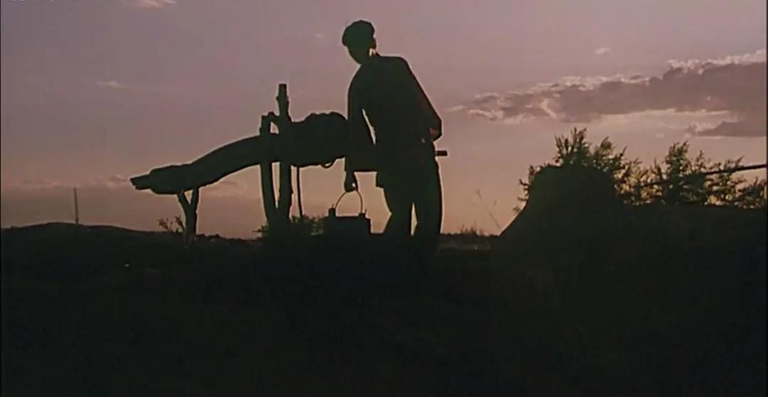 《裸血》：美貌少女成为男人复仇的工具，贪婪和蒙昧下无人能幸免