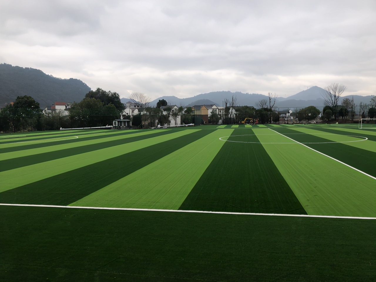 杭州亚运足球场地,杭州有没有标准的足球场