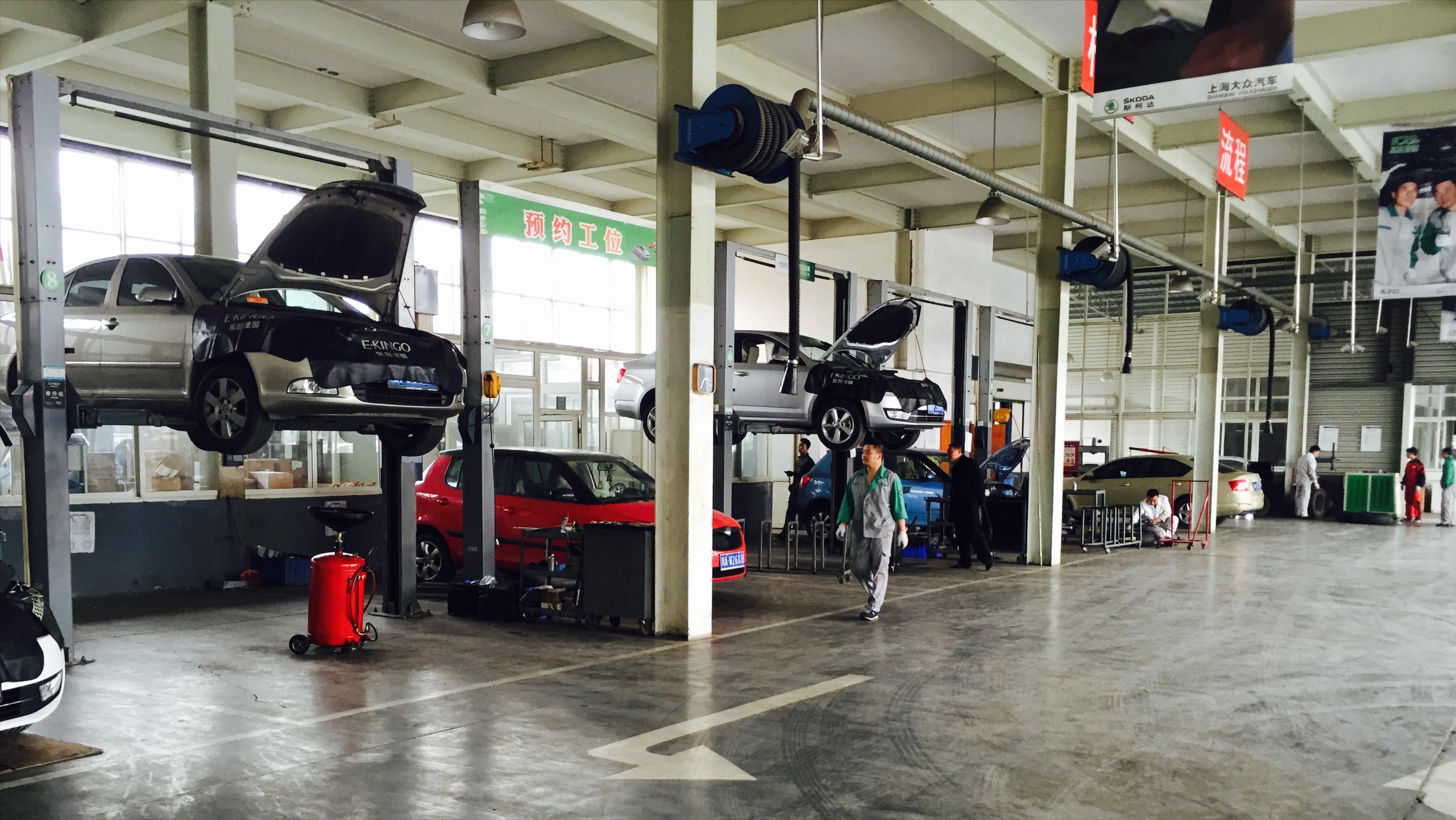 发生事故去4s店还是合作修理厂,汽车发生事故4s店维修怎么避坑