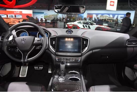 玛莎拉蒂最能吸引妹子的款,玛莎拉蒂哪款车最撩妹