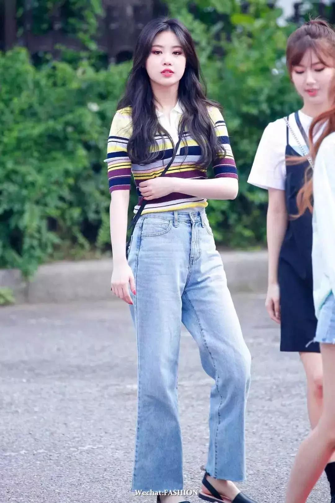 刘雯蕾丝服装,刘雯jennie