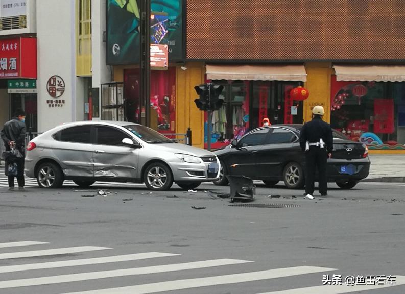 相煎何太急，奇瑞A3三厢撞击两厢，除了破点相，其它无碍