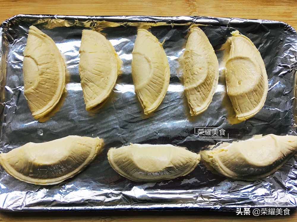 零失败的榴莲酥教程，再也不用吃外面速冻品榴莲酥了，成就感满满