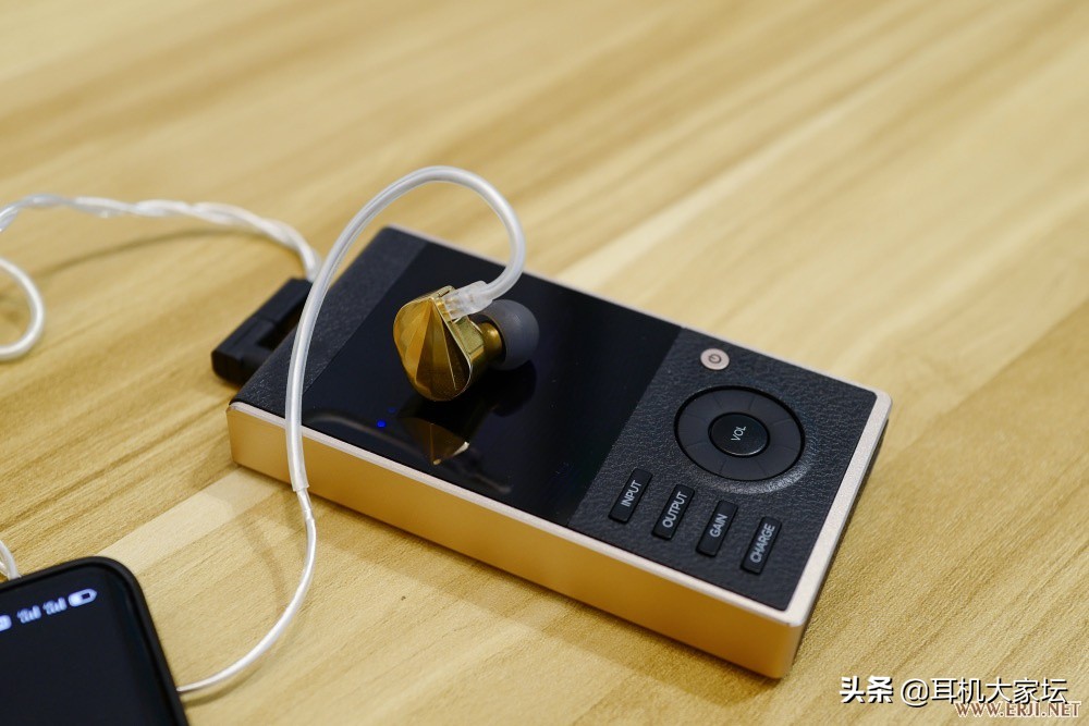 自研R2R解码芯片才卖3199？HIFIMAN发布HM901R*放播**器等系列产品