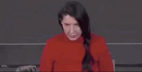 最著名艺术家CP永别：出轨后他结了婚，她却独身一人……