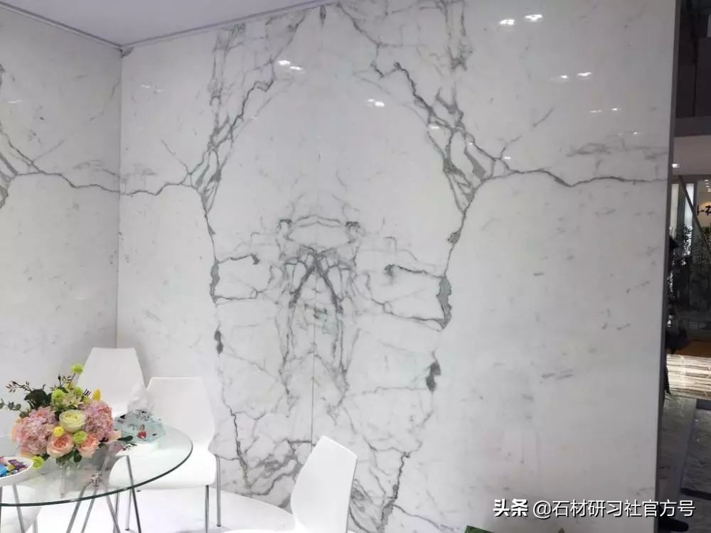 怎么区分大理石雪花白还是鱼肚白,鱼肚白和珍珠白的区别