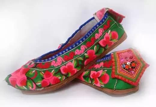 传统纯手工绣花鞋,41码手工绣花鞋