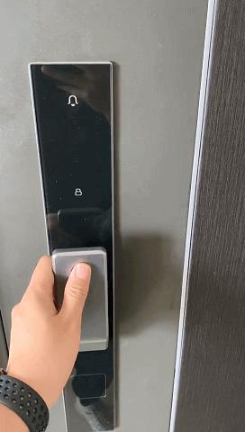 普通入户门怎么改装智慧门,入户门二次安装