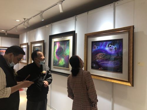 用画笔架起沟通桥梁“一带一路”人文与自然之美黄建南艺术展开幕