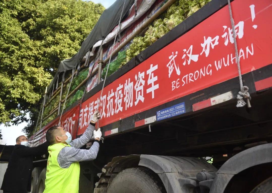 今夕元宵灯火依然通明,元宵佳节灯火明家家户户庆团圆