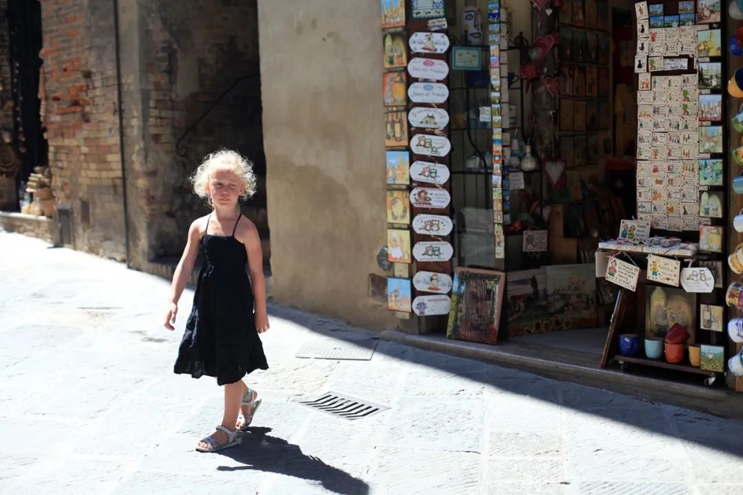 意大利最好的葡萄酒小镇,意大利马纳罗拉小镇盛产葡萄酒