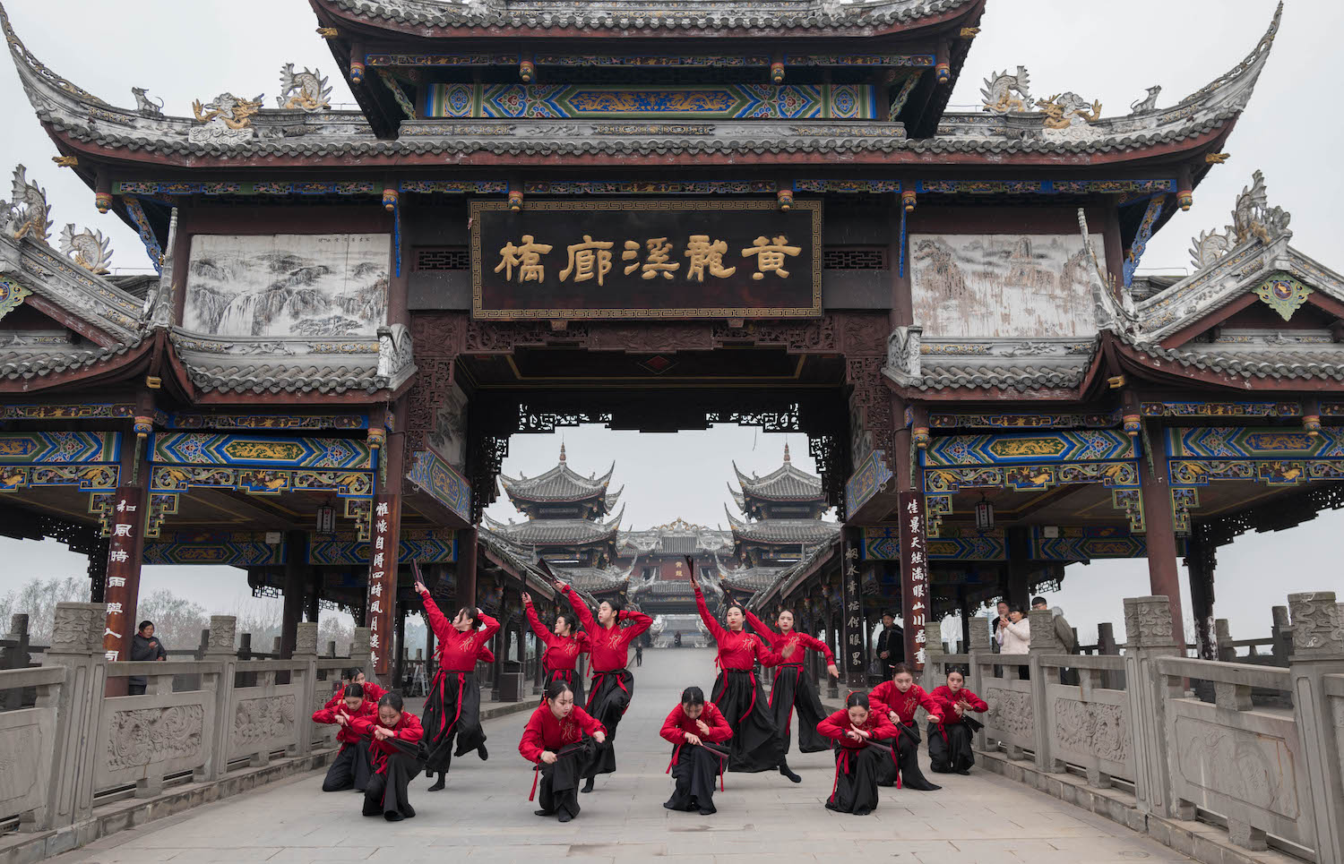 绌哄鐬棿鍙樿韩濂冲叺,绌哄蹇棯鏄ョ鑸┖