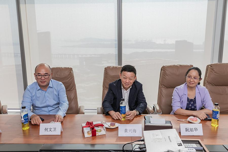 海南交控、省电投一行走访调研富汇国际集团