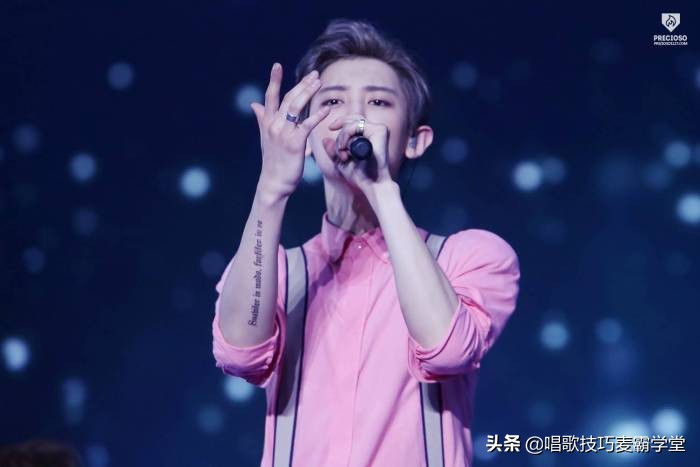 唱歌如何跟上伴奏技巧视频,直播唱歌跟不上伴奏怎么办