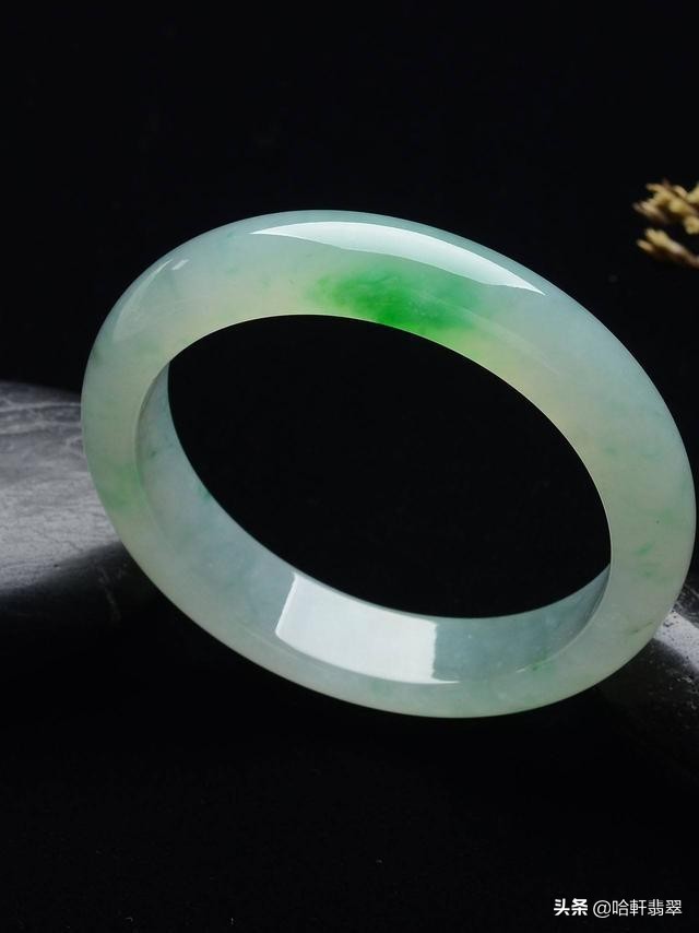 翡翠石藓和飘花怎么区分,翡翠手镯有癣跟飘花区别