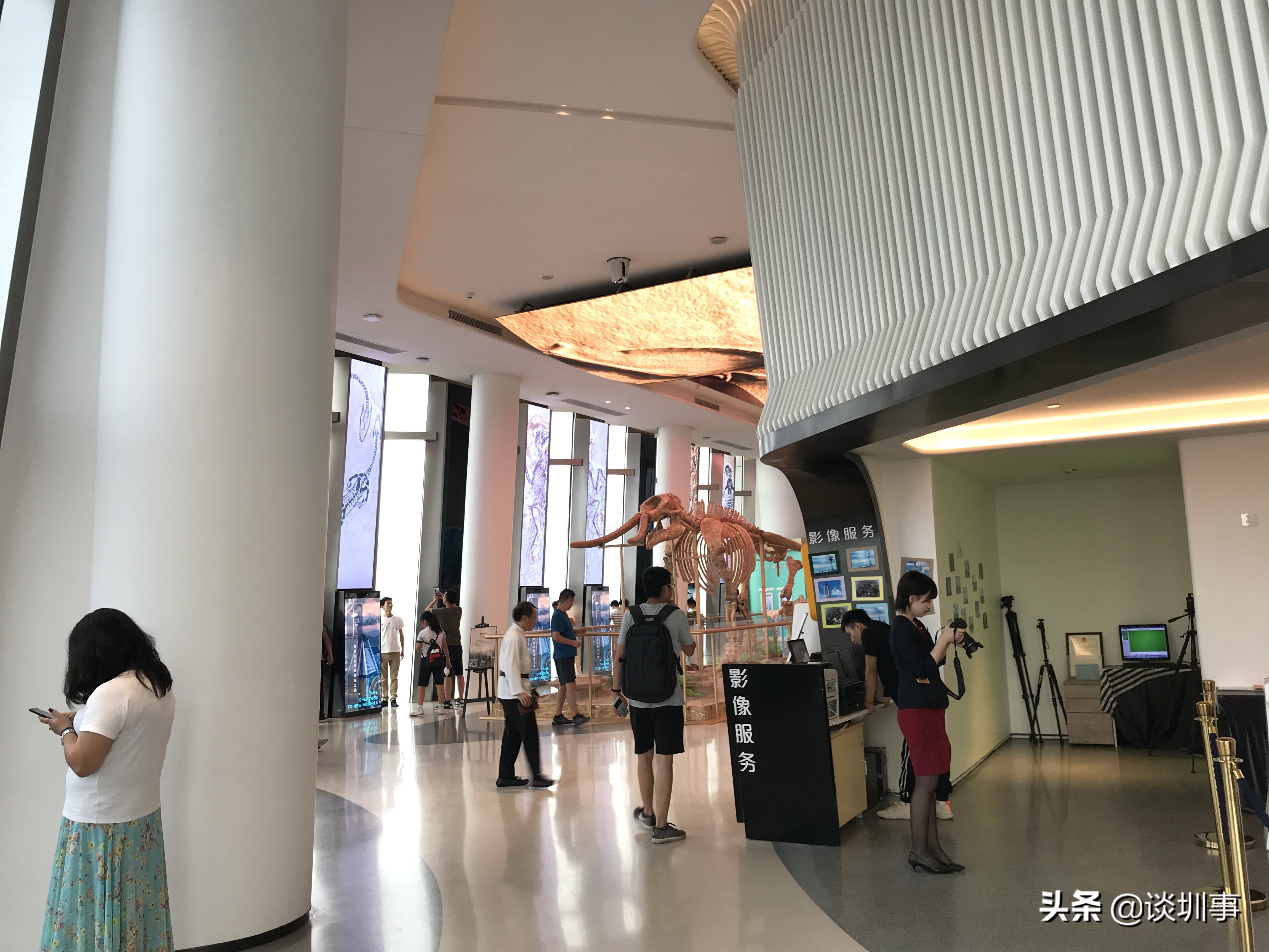 登顶深圳第一高楼,登上深圳平安金融大厦