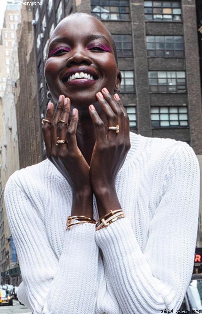 那些戴大耳环的女人,tiffanyt1手镯佩戴