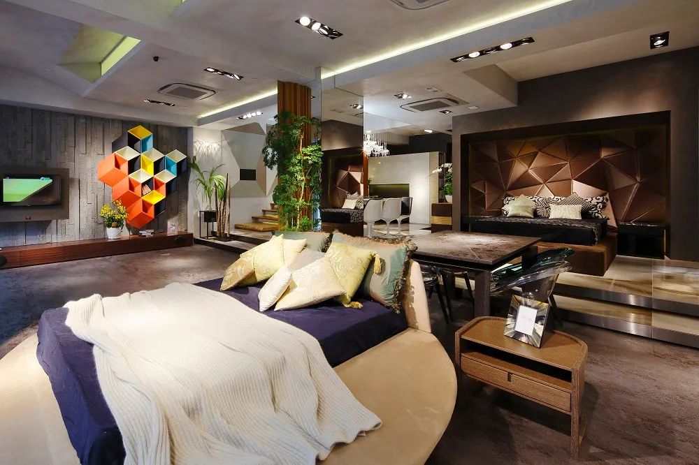 这些明星设计师的展厅都在这，8月深圳逛展必看