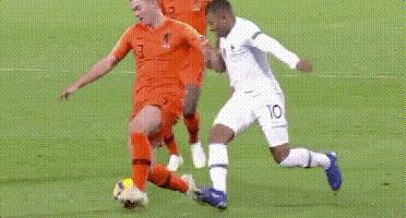 这个“金童”不简单，荷兰足球都靠他