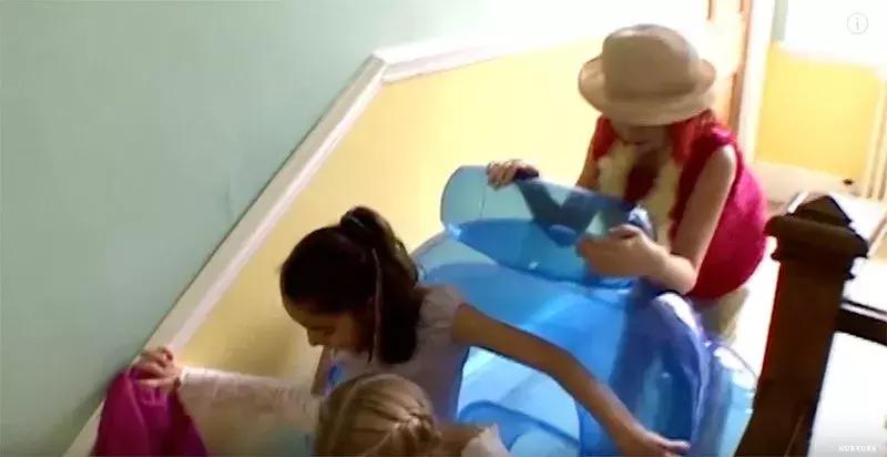 没有大人管的小孩子,没有大人管的孩子