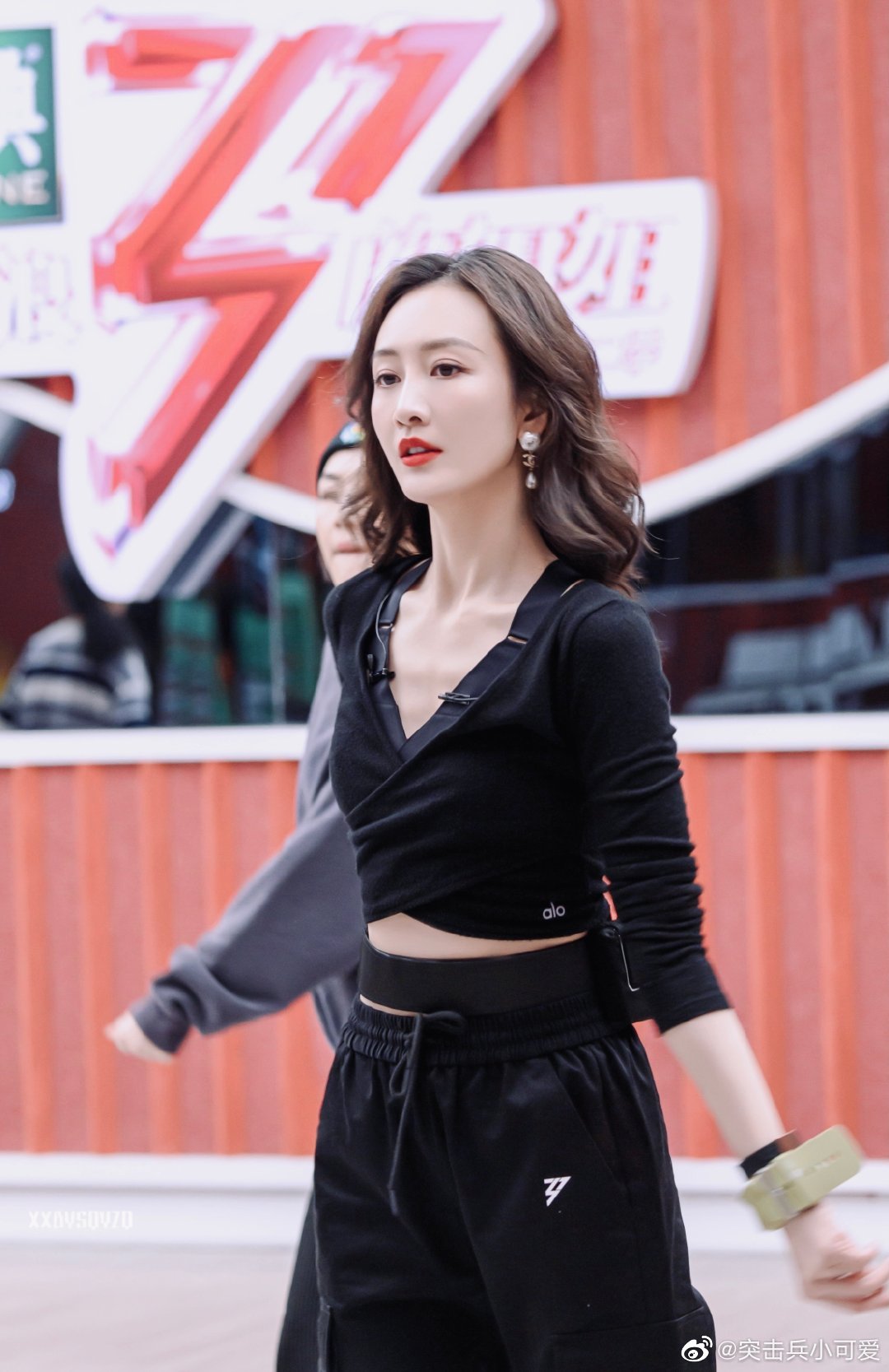 乘风破浪王鸥项链香奈儿,浪姐2王鸥最新一期