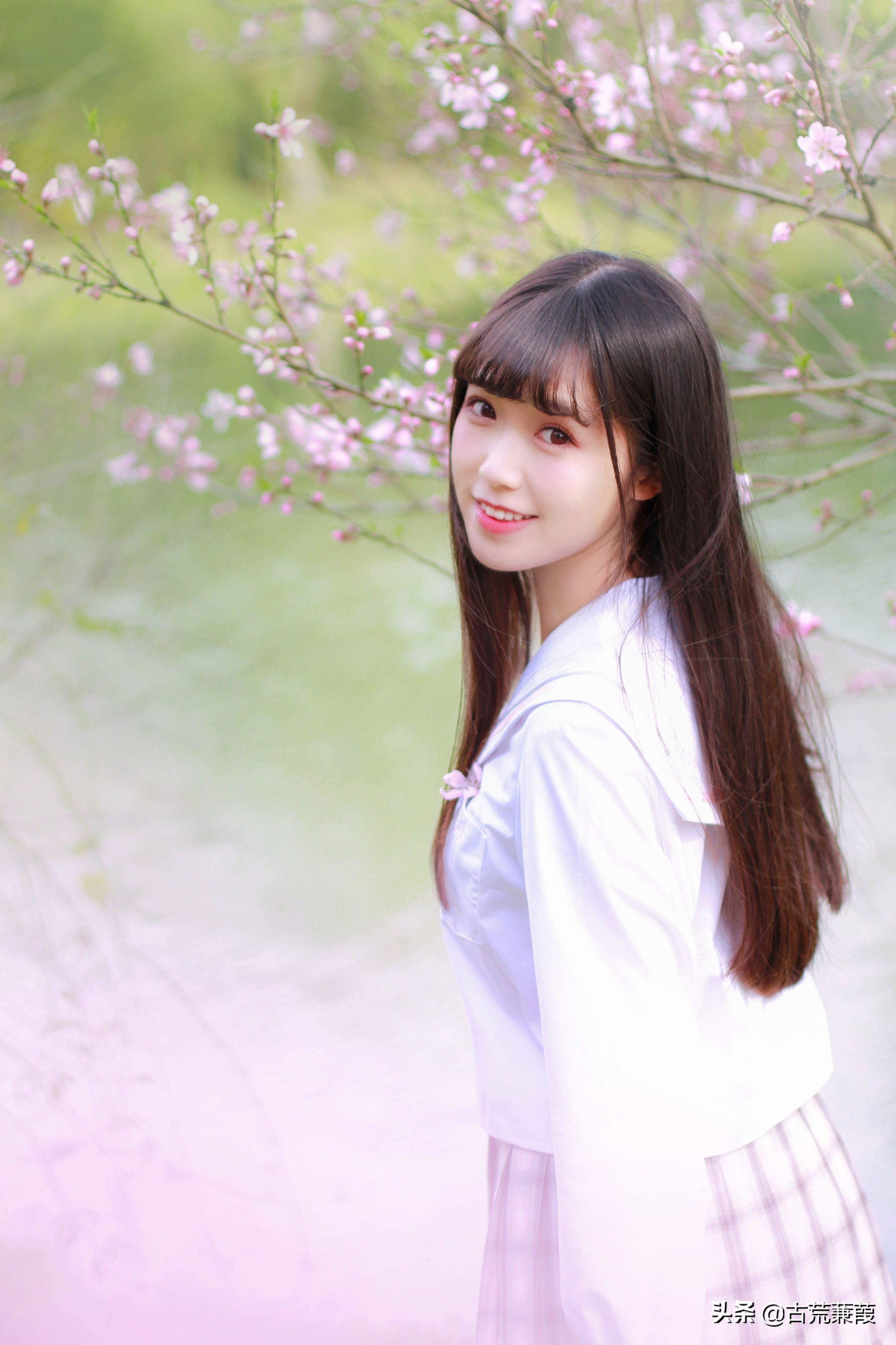 浮萍无痕心有痕，但愿君心如我心