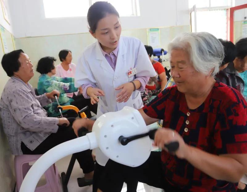 织密乡村医疗卫生体系网,织密基层妇幼健康保障网