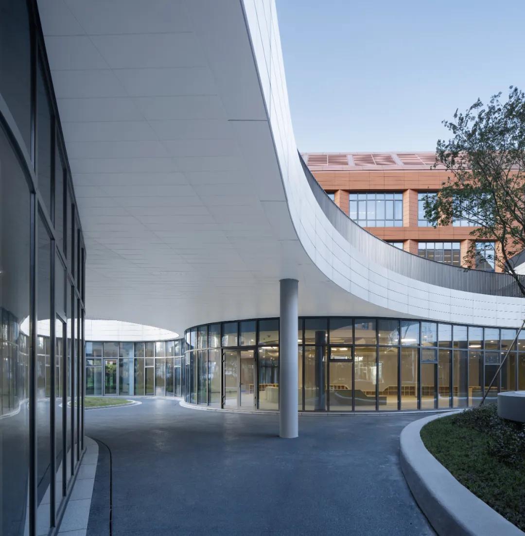 杭州市奥体实验小学及幼儿园/浙江大学建筑设计研究院