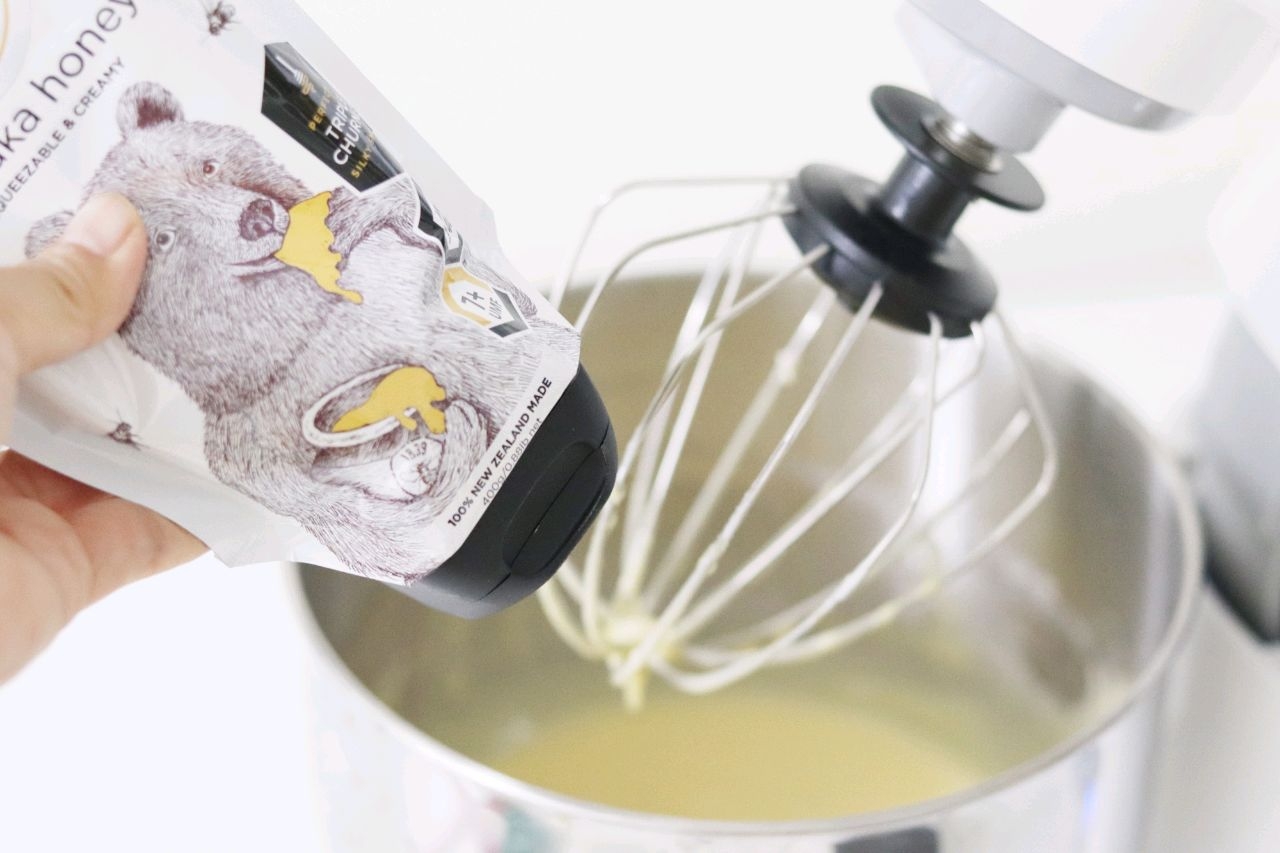 中国翻糖蛋糕大赛惊呆老外视频,足球翻糖蛋糕