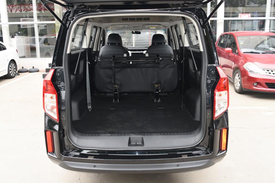 五菱征程5.99米,五菱征程对比菱智m5九座