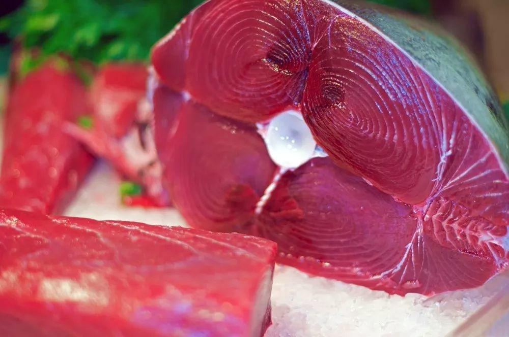 切牛排出血是什么原因,切牛排流下的红色汁水