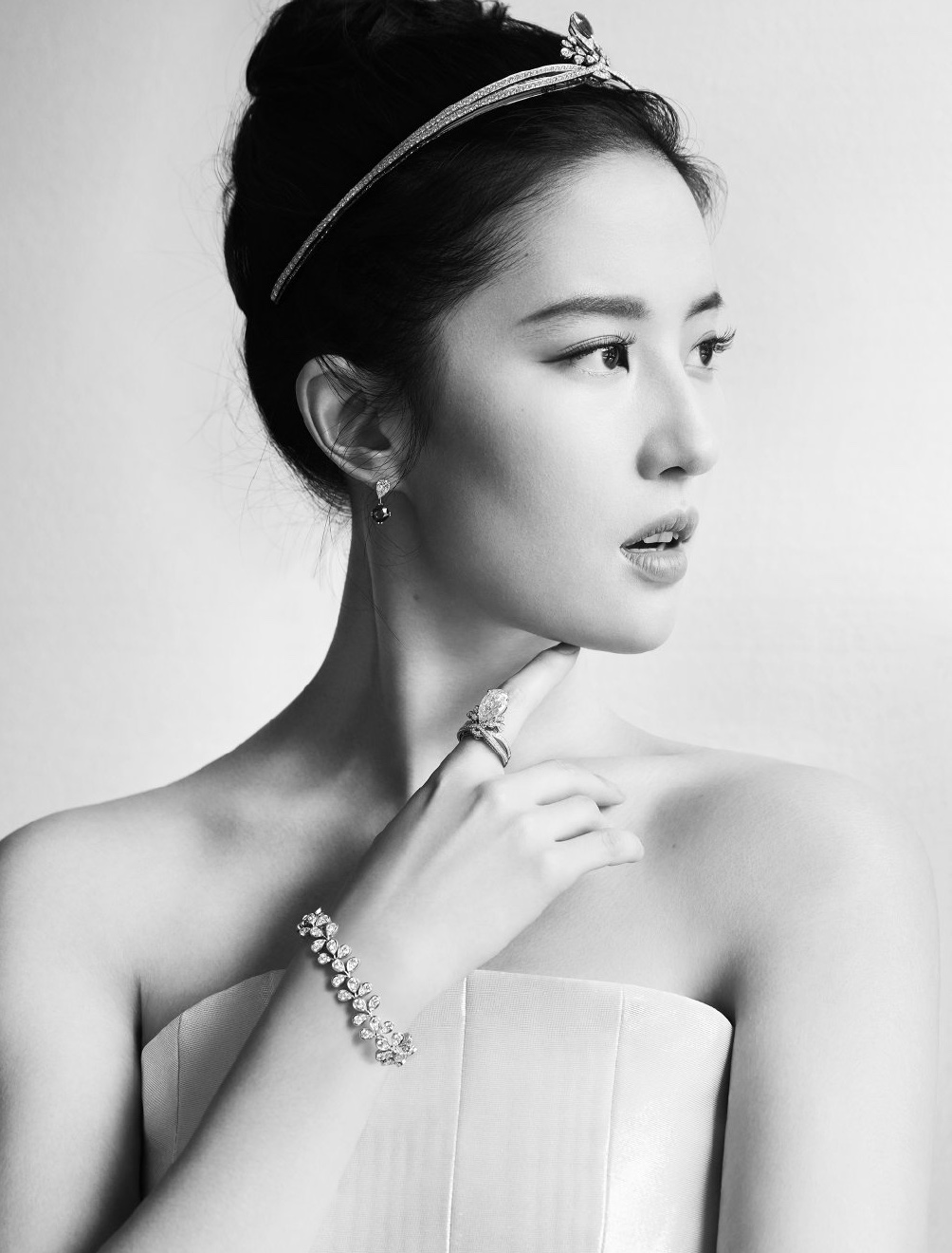 刘亦菲英气古装,飒爽英姿刘亦菲