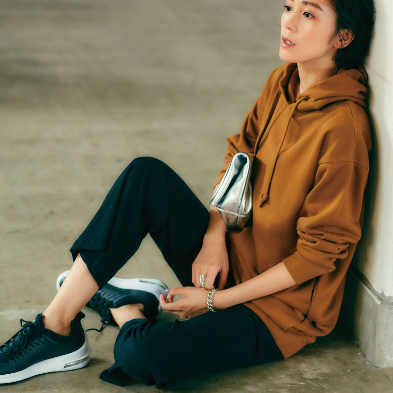 秋冬穿搭给人高级感的颜色搭配,针织罗纹套装怎么搭配