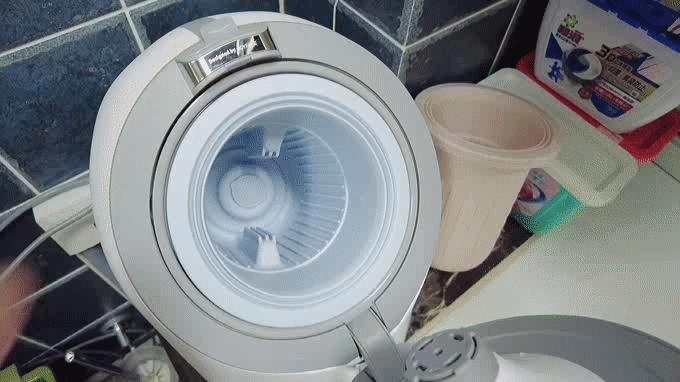 一人一桶，仿手搓洗—觉飞内衣裤洗衣机到底是不是智商税？