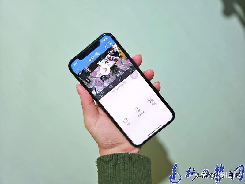 吓出冷汗！半夜，达州女子家中摄像头突然诡谲地转动……