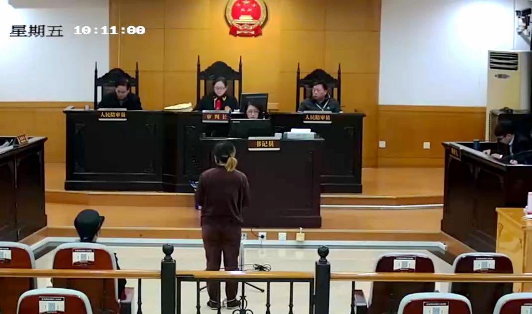 花姐”栽了!身高1米5的她带着“小弟”在富阳吃了3年霸王餐!