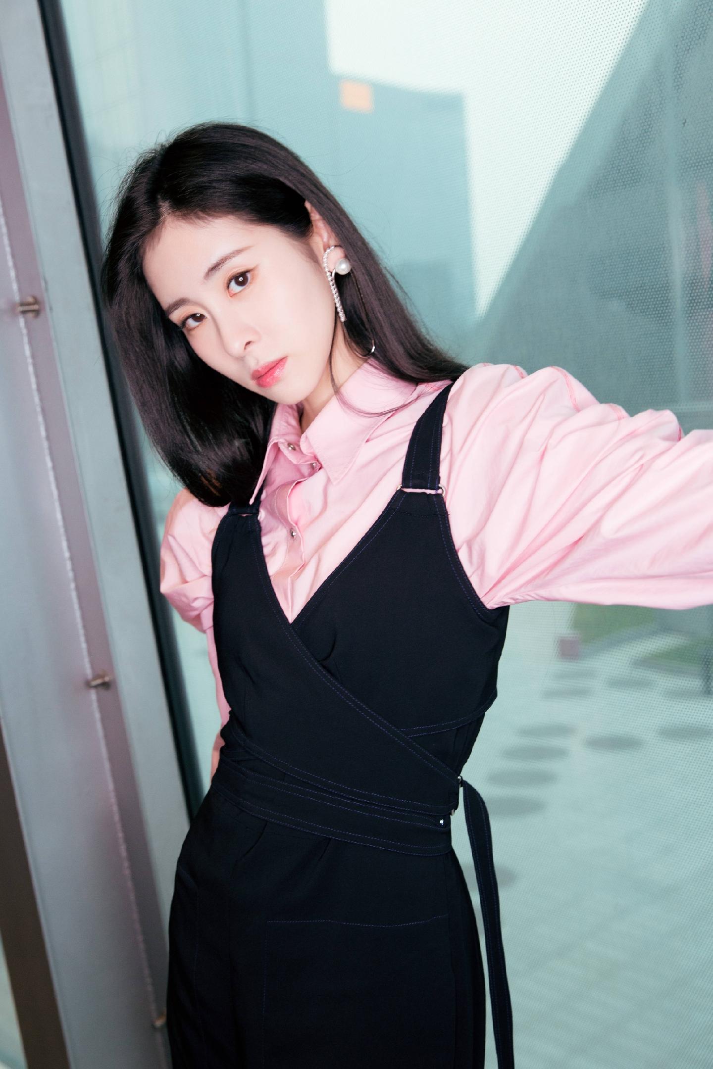 从知名女歌手到单亲妈妈，还被造谣是小三，张碧晨经历了什么？