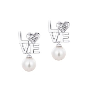 李易峰倾情演绎六福珠宝2020「DearQ」：爱我的女生很美哟