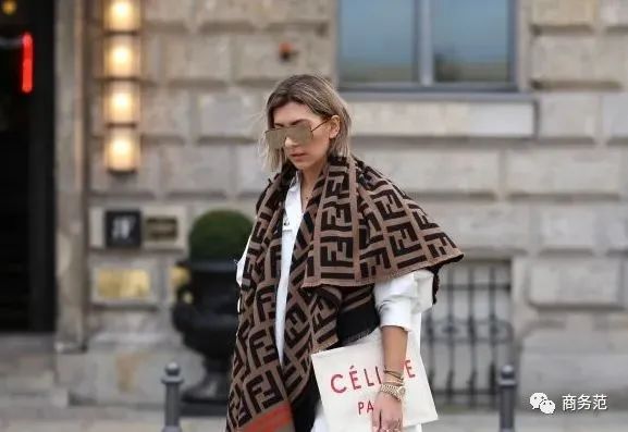 高端羊绒围巾温暖时尚又百搭,冬天必备的羊绒围巾