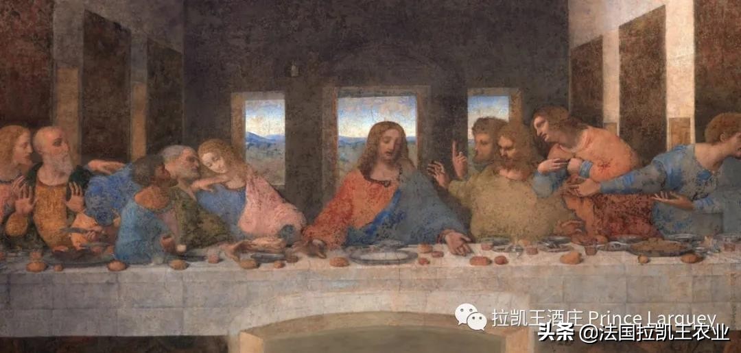 一杯温热红酒，一桌饕餮大餐，一个温馨圣诞