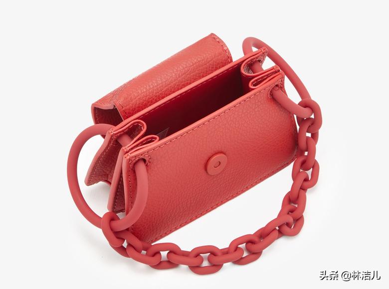 今年春夏必买的4款包包,包包推荐小众高级感红色