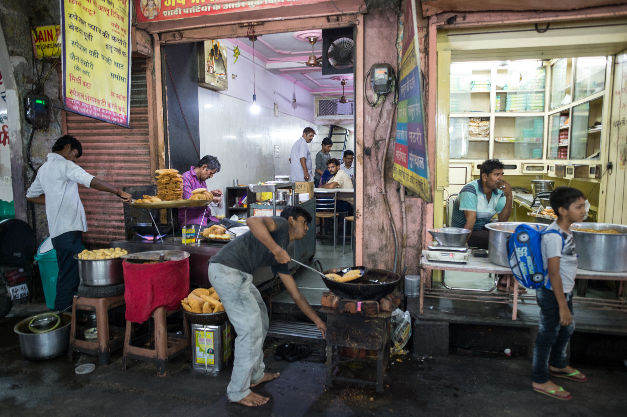 印度新德里郊外垃圾场,印度新德里大街垃圾真实状况