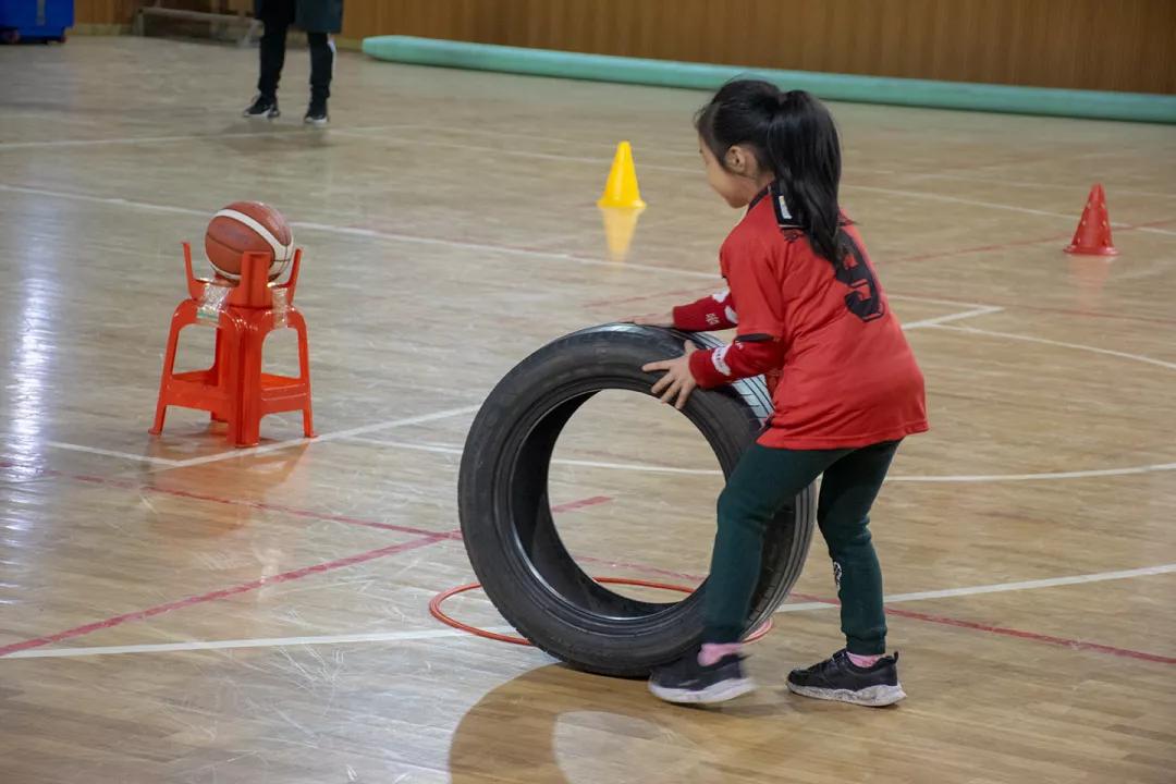 大手拉小手心连心公益活动,大手牵小手传递爱共成长公益活动
