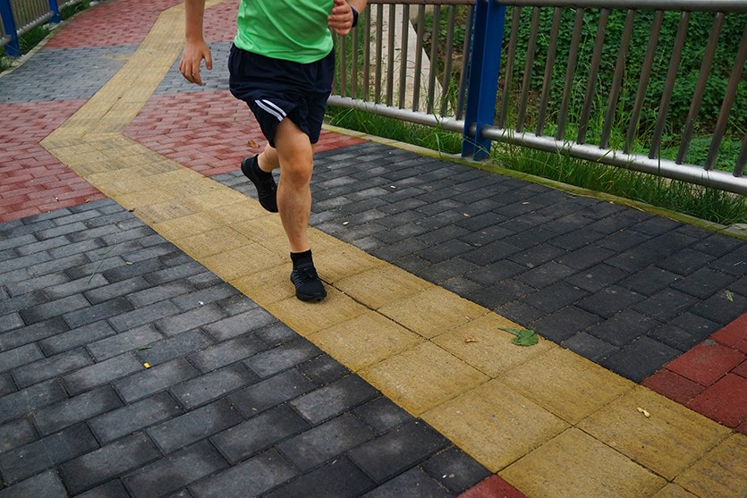 不怕脏，不怕水，还很轻！OneMix小黑鞋评测