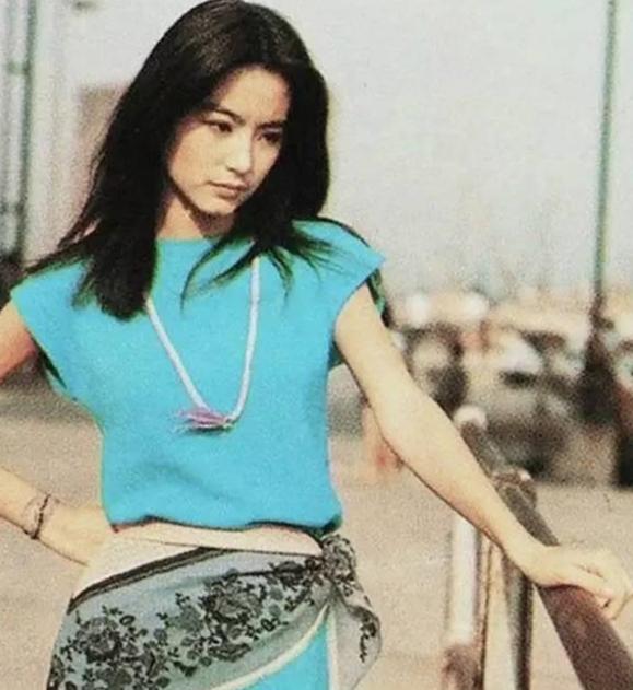 灏忕櫧鑿滃啲鐡滆タ绾㈡熆,灏忕櫧鑿滆タ绾㈡熆榛勭摐