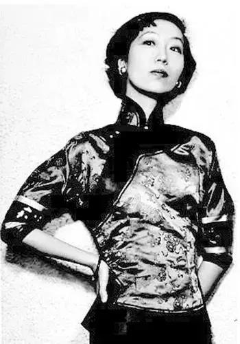 令人惊艳的旗袍服装,旗袍是中国女性的传统服装