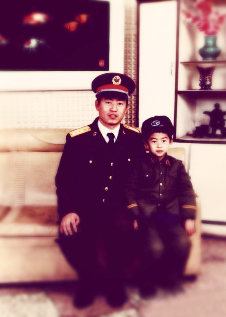 演员李健简历及妻子是谁,影视演员李健小时候的照片