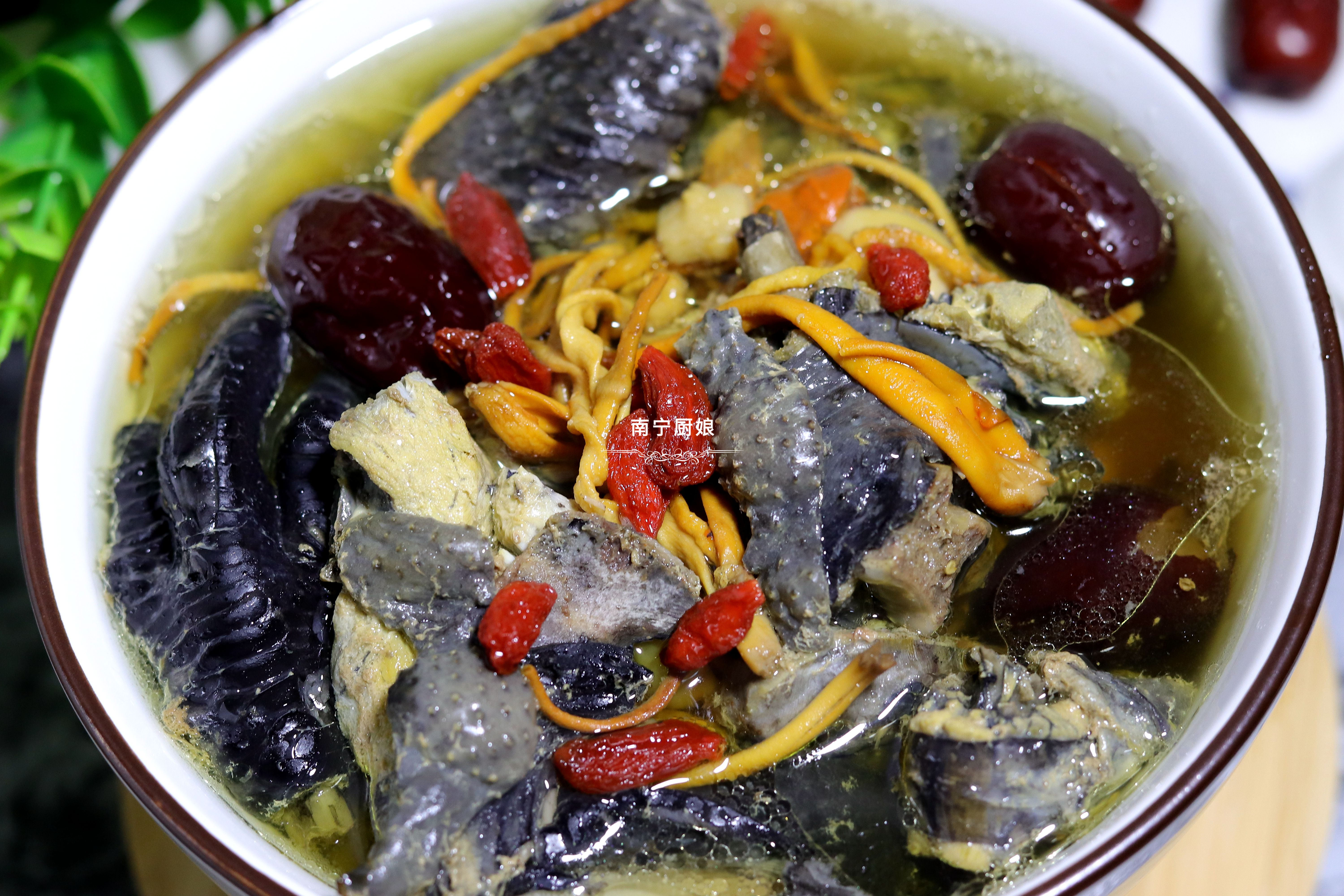 女人冬天吃什么补气血最快最好,女人常喝补气血养生汤